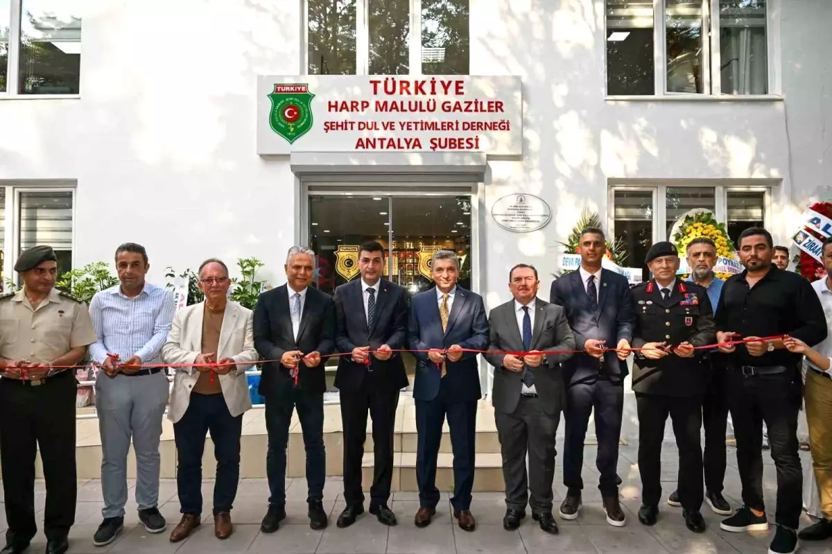 Antalya’da Harp Malulü Gaziler Derneği binası açıldı