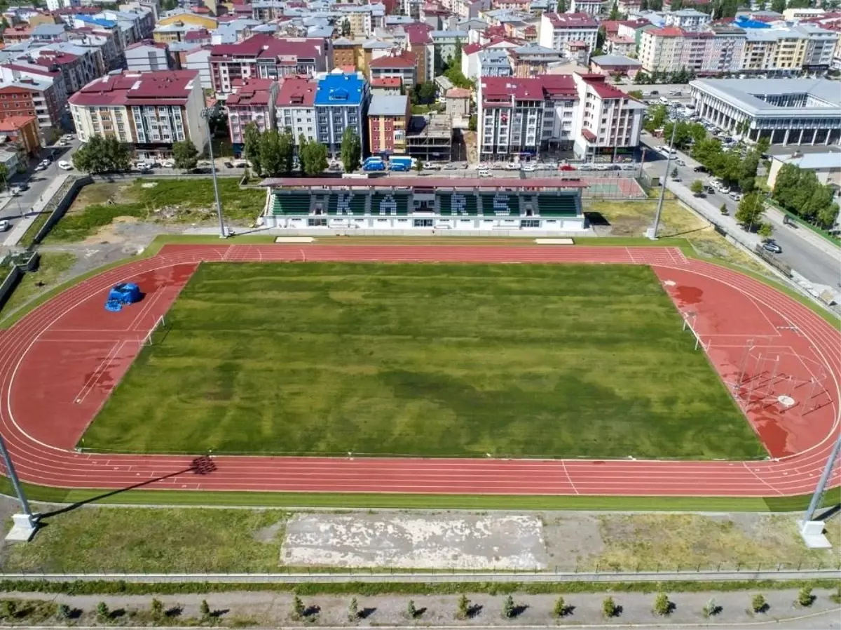 Karslı Spor Severler Şehir Stadyumunun Eksikliklerinin Giderilmesini Bekliyor