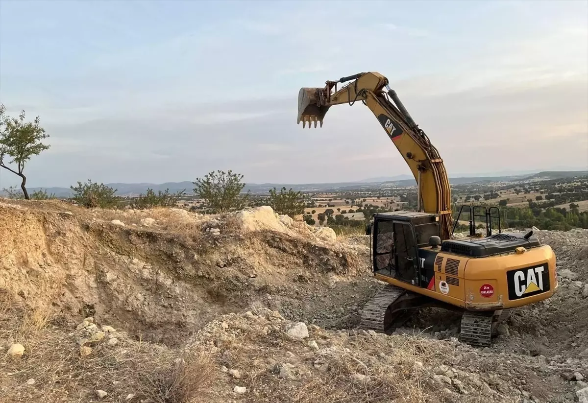 Gediz’de İzinsiz Tarihi Eser Kazısı Yapıldı