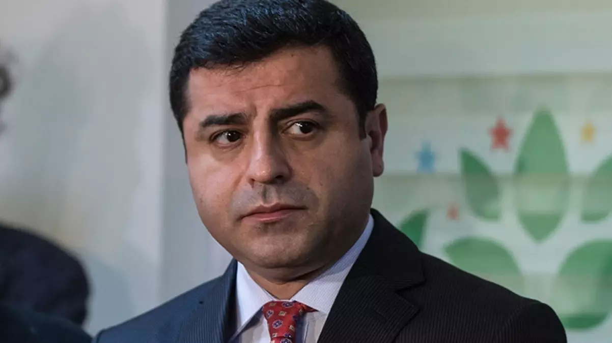 Selahattin Demirtaş, hain terör saldırısını kınadı “Sorunların siyaset yoluyla çözülmesini kanla kesmeye çalışıyorlar”