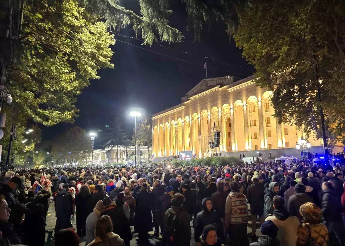 Gürcistan’da Seçim Protestoları Devam Ediyor