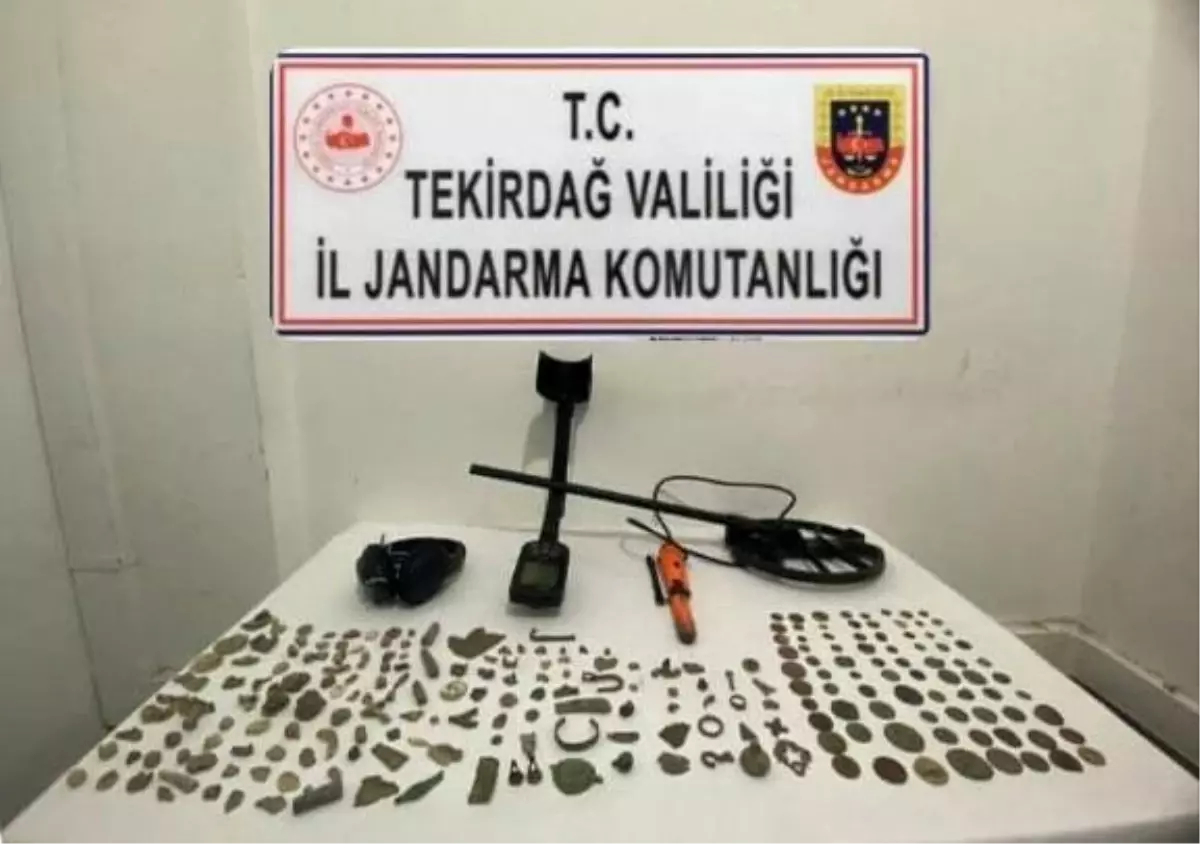 Tekirdağ’da Tarihi Eser Operasyonu: 150 Obje ve 80 Sikke Ele Geçirildi